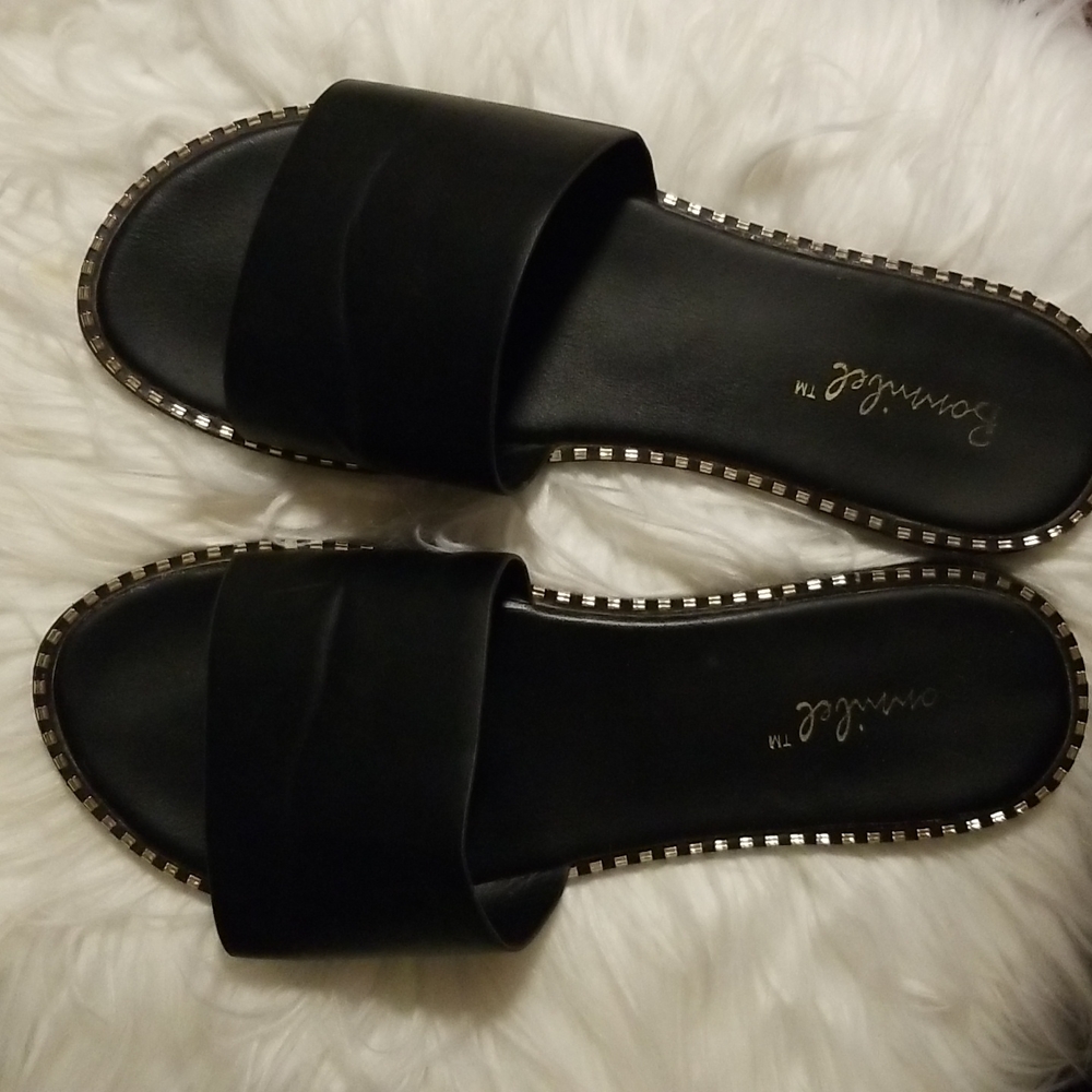 Bonnibel gold studded flats sz 7.5 black